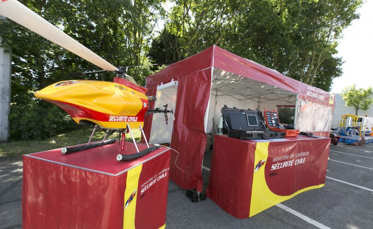 Stand pliant pour poste de secours